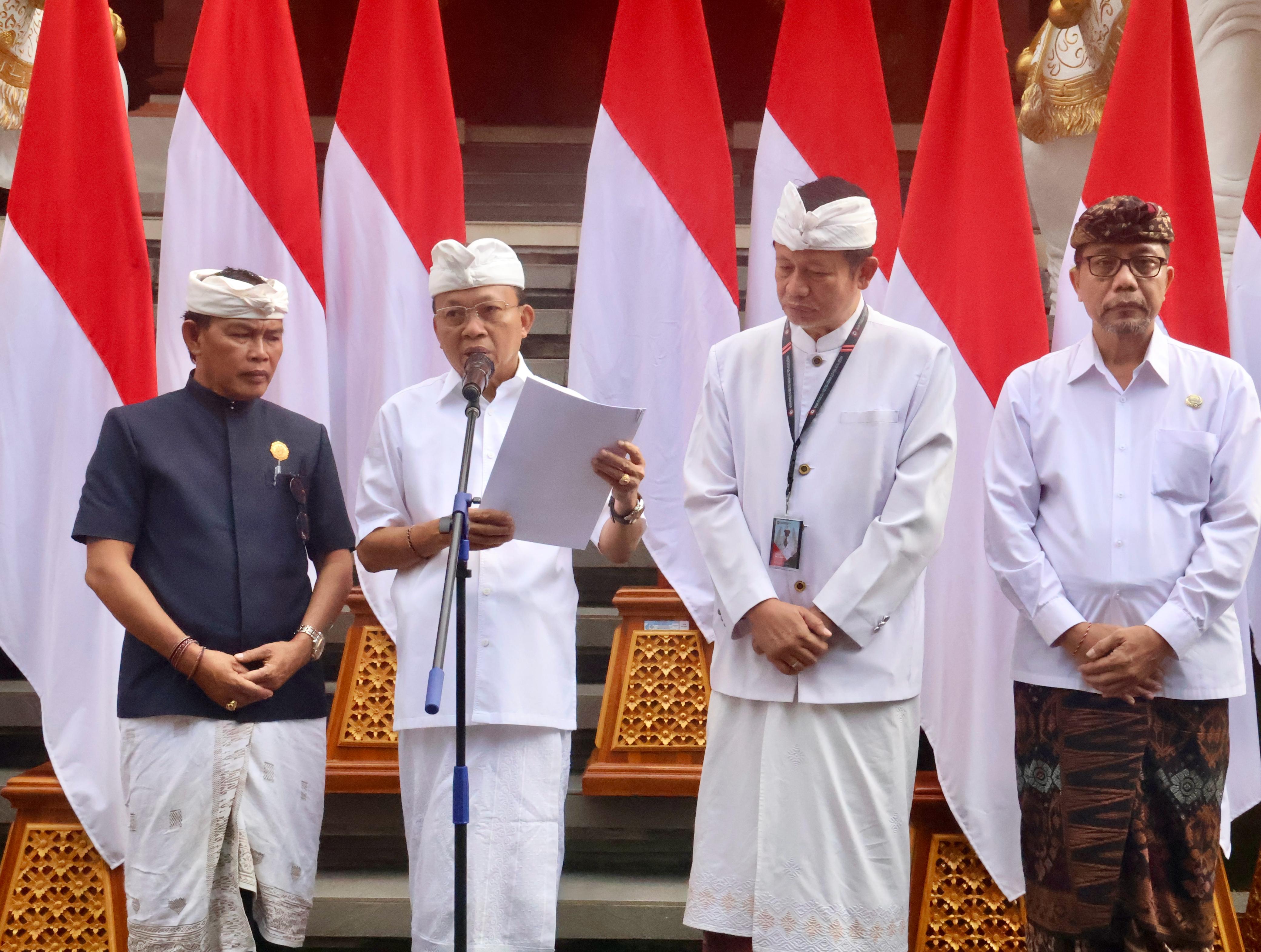 wujudkan-kenyamanan-dan-kelancaran-pelaksanaan-karya-ibtk-di-pura-agung-besakih-gubernur-koster-terbitkan-se-no-08-tahun-2025