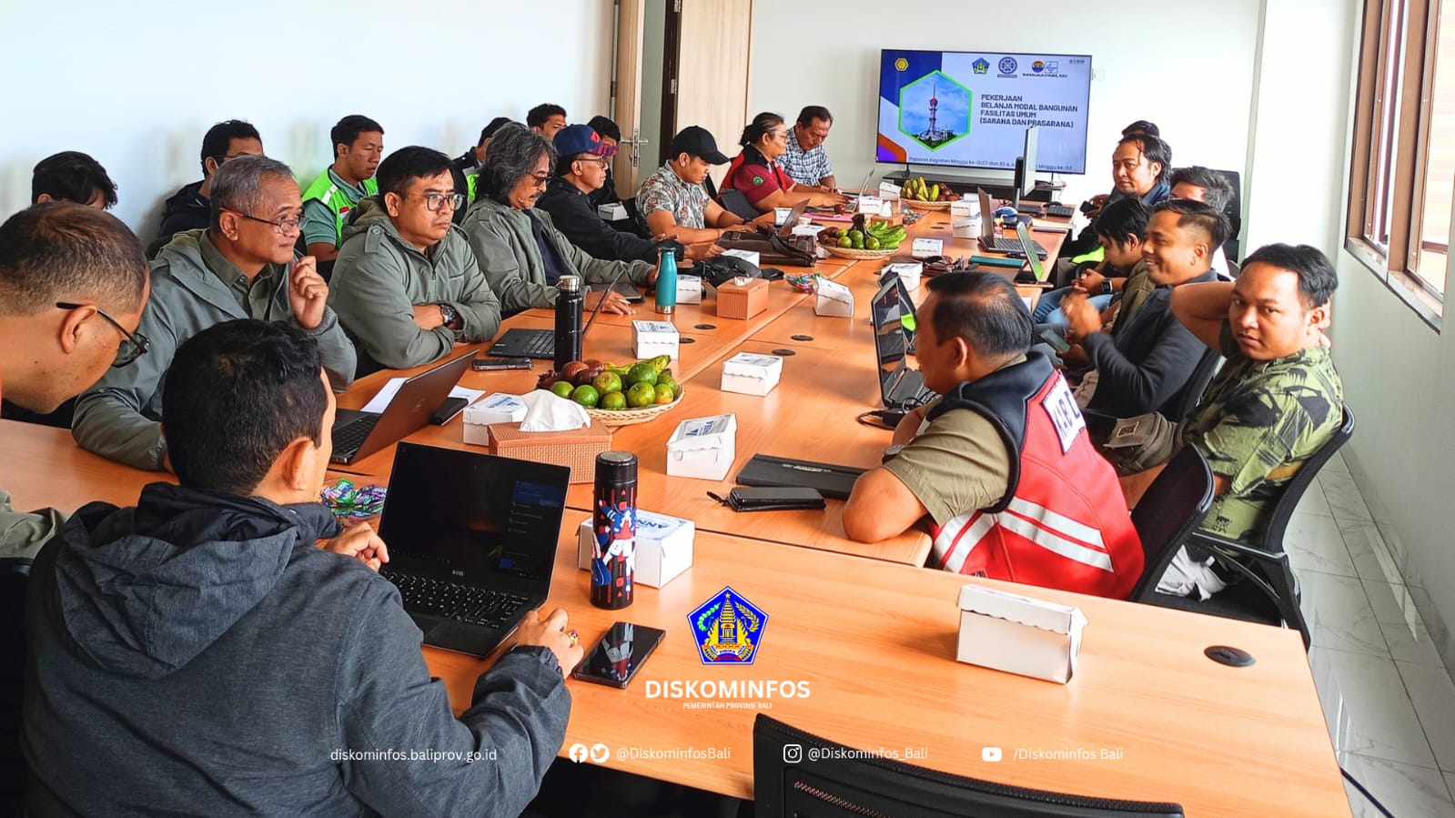 diskominfos-bali-evaluasi-progres-bangunan-pendukung-turyapada-tower