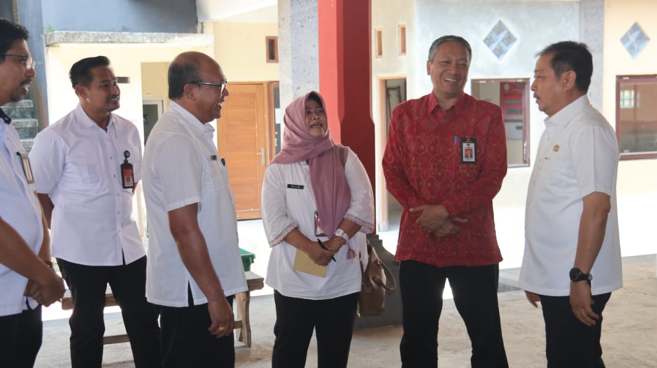 masuk-nominasi-innovative-government-award-tim-validasi-lapangan-lakukan-peninjauan-inovasi-penagihan-metaksu-dan-samsat-kerthi-digital