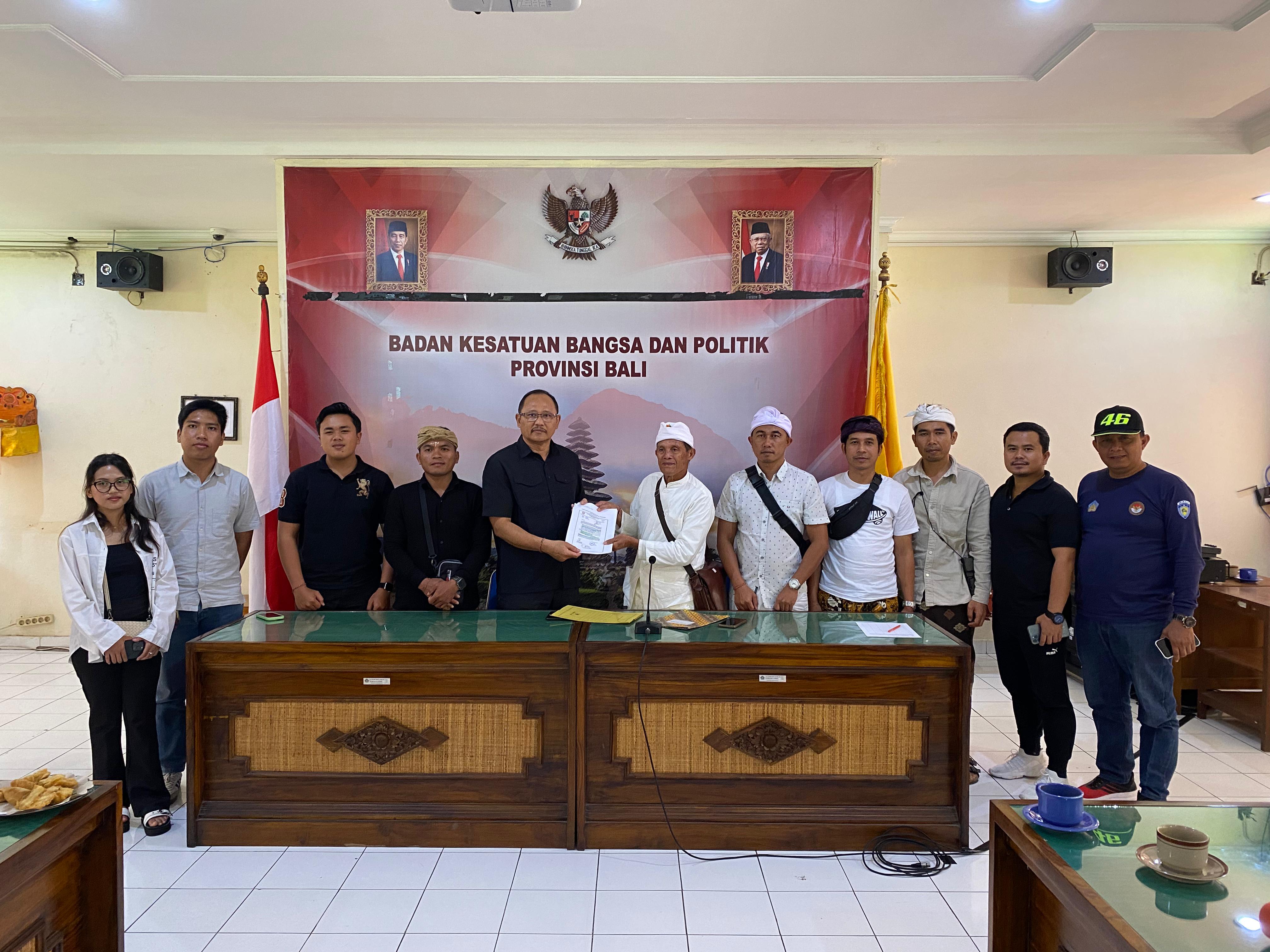 kaban-kesbangpol-bali-terima-audensi-perwakilan-dari-warga-desa-besakih-karangasem