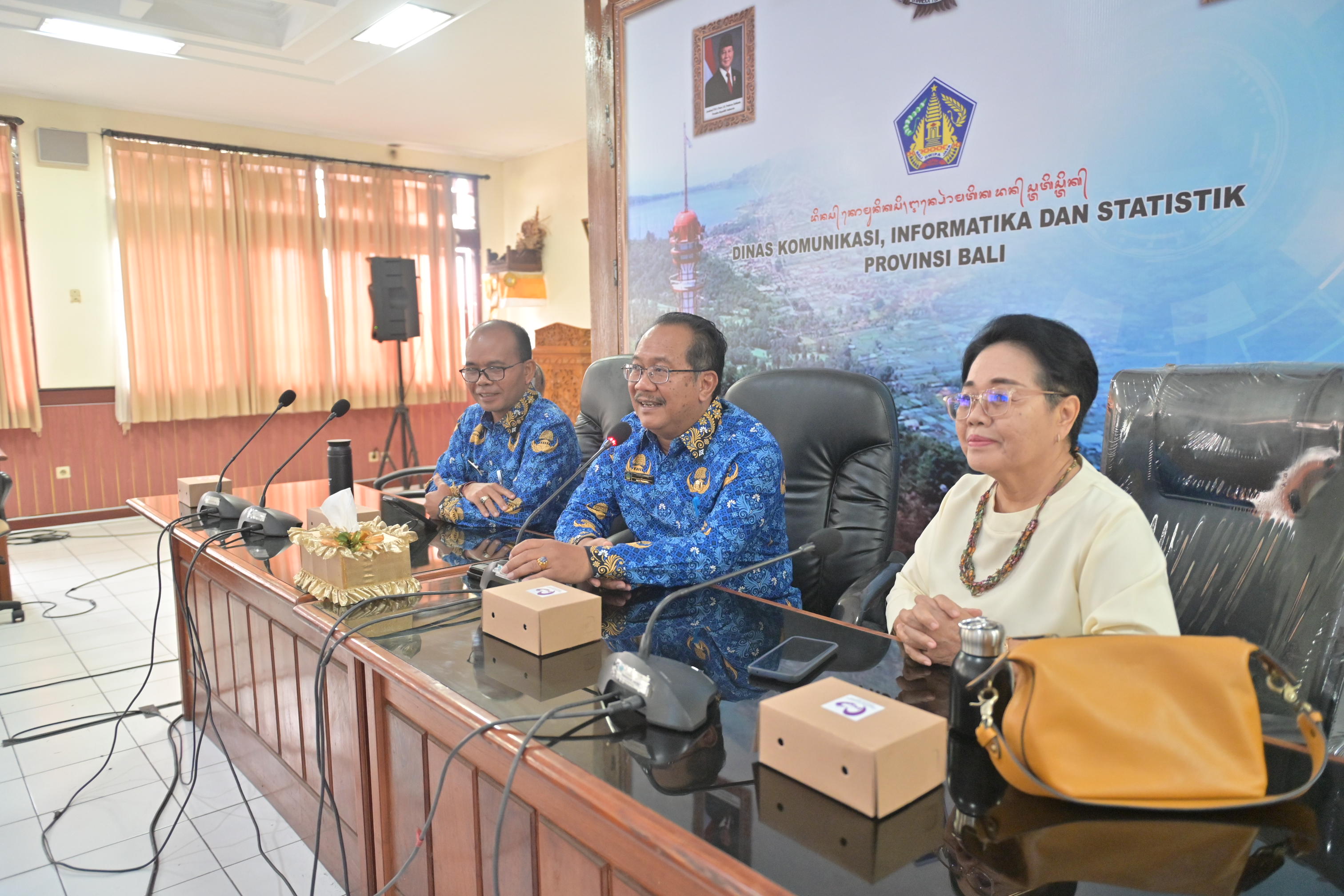 pengujian-bersama-sistem-sipadas-untuk-memudahkan-monitoring-upaya-percepatan-pelaksanaan-gerakan-bali-bersih-sampah-gbbs