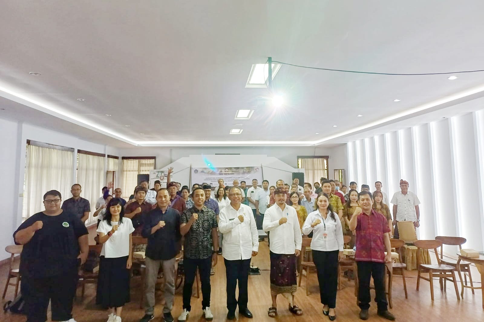 kerthi-bali-santhi-selenggarakan-seminar-dan-workshop-kreta-bali-samasta-dukung-transformasi-digital-bumdes-dan-bupda