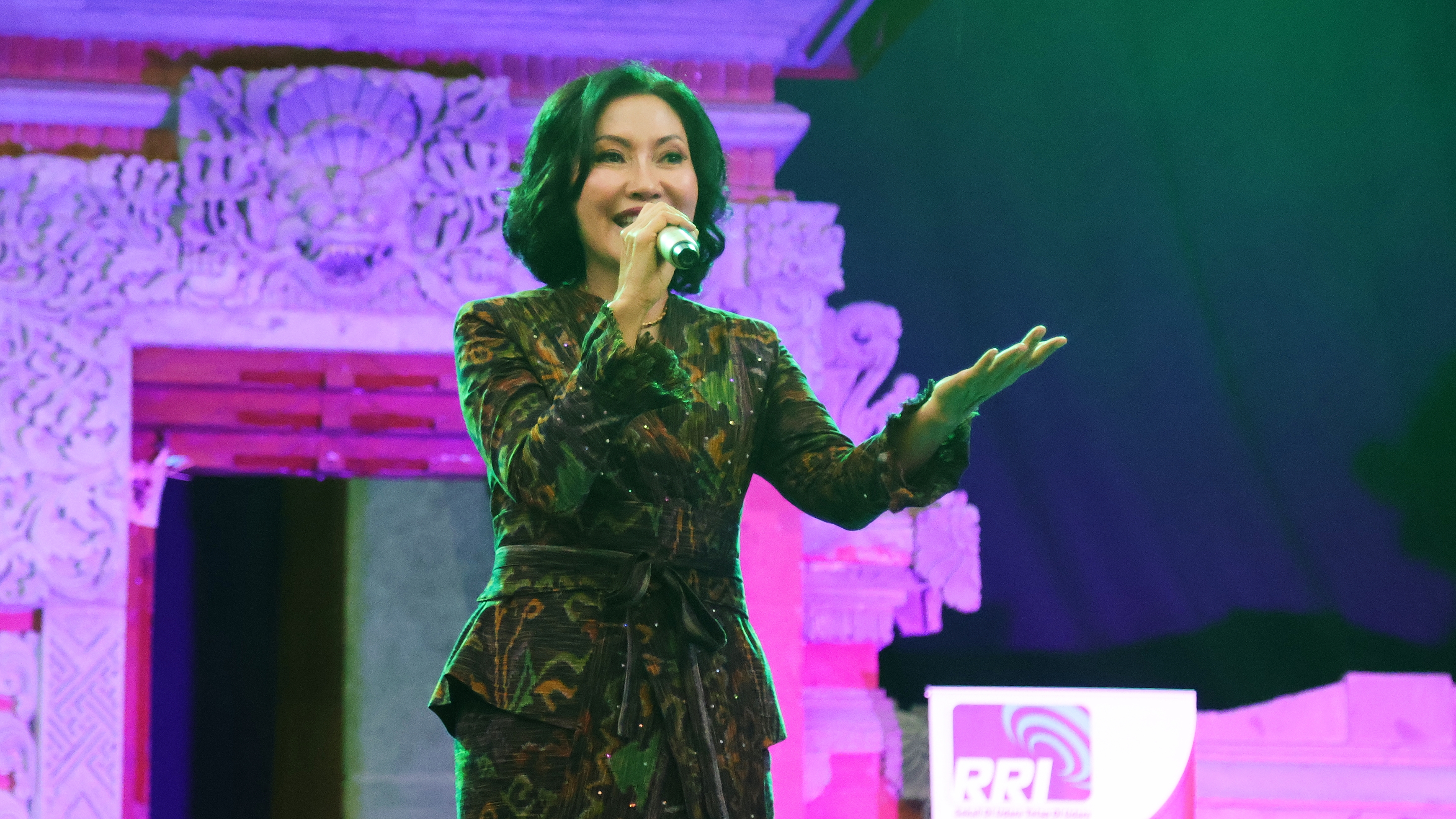 angkat-tema-kebhinekaan-pj-ketua-tp-pkk-provinsi-bali-apresiasi-lomba-gerak-tari-dan-lagu-lpp-rri-denpasar