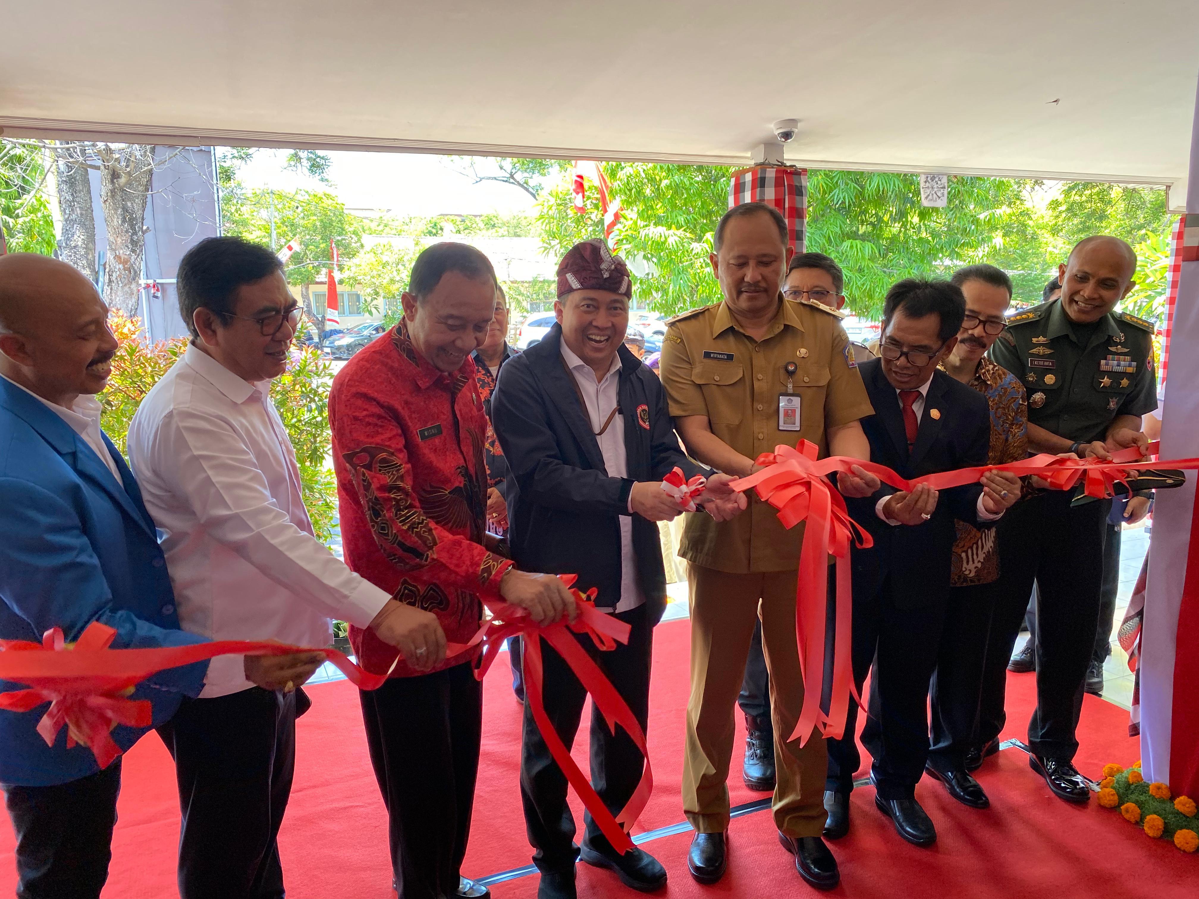 wakili-pj-gubernur-bali-kaban-kesbangpol-bali-hadiri-launching-warung-nkri-digital-universitas-warmadewa