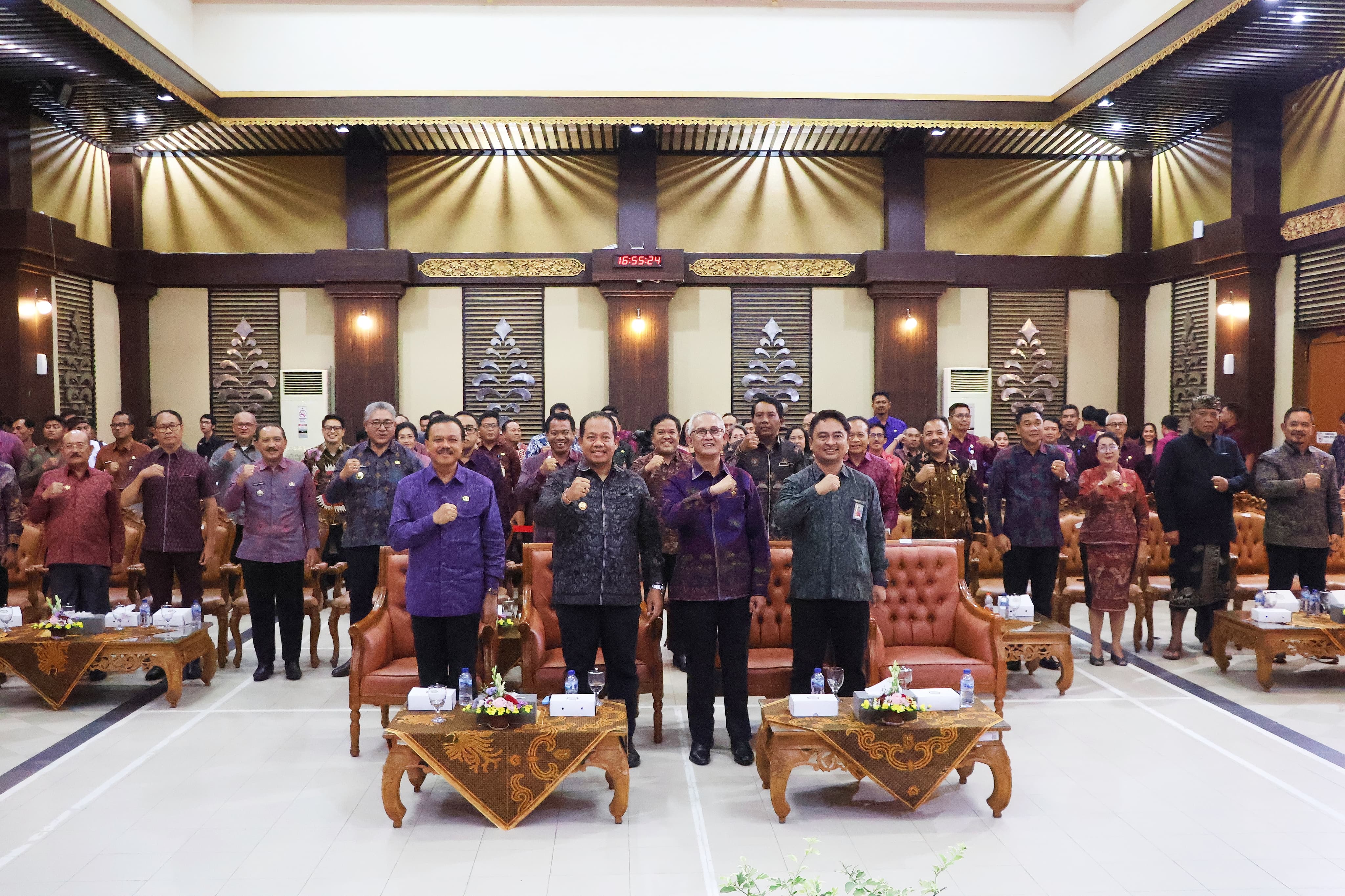 terima-lhp-semester-ii-2024-dari-bpk-pj-gubernur-mahendra-jaya-terus-dorong-pengelolaan-keuangan-daerah-yang-akuntabel-akurat-dan-efektif