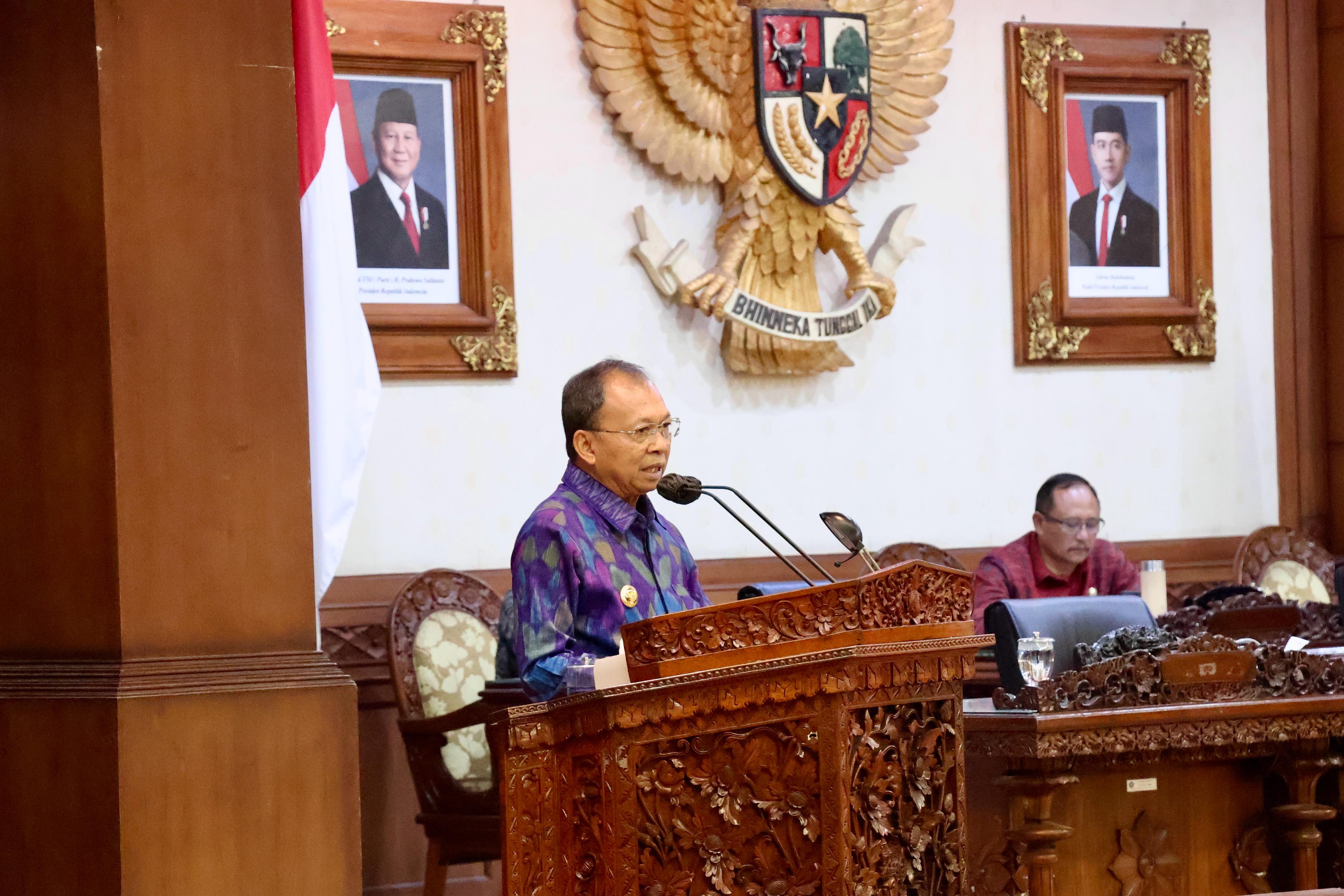 gubernur-koster-sampaikan-lkpj-kepala-daerah-provinsi-bali-tahun-2024