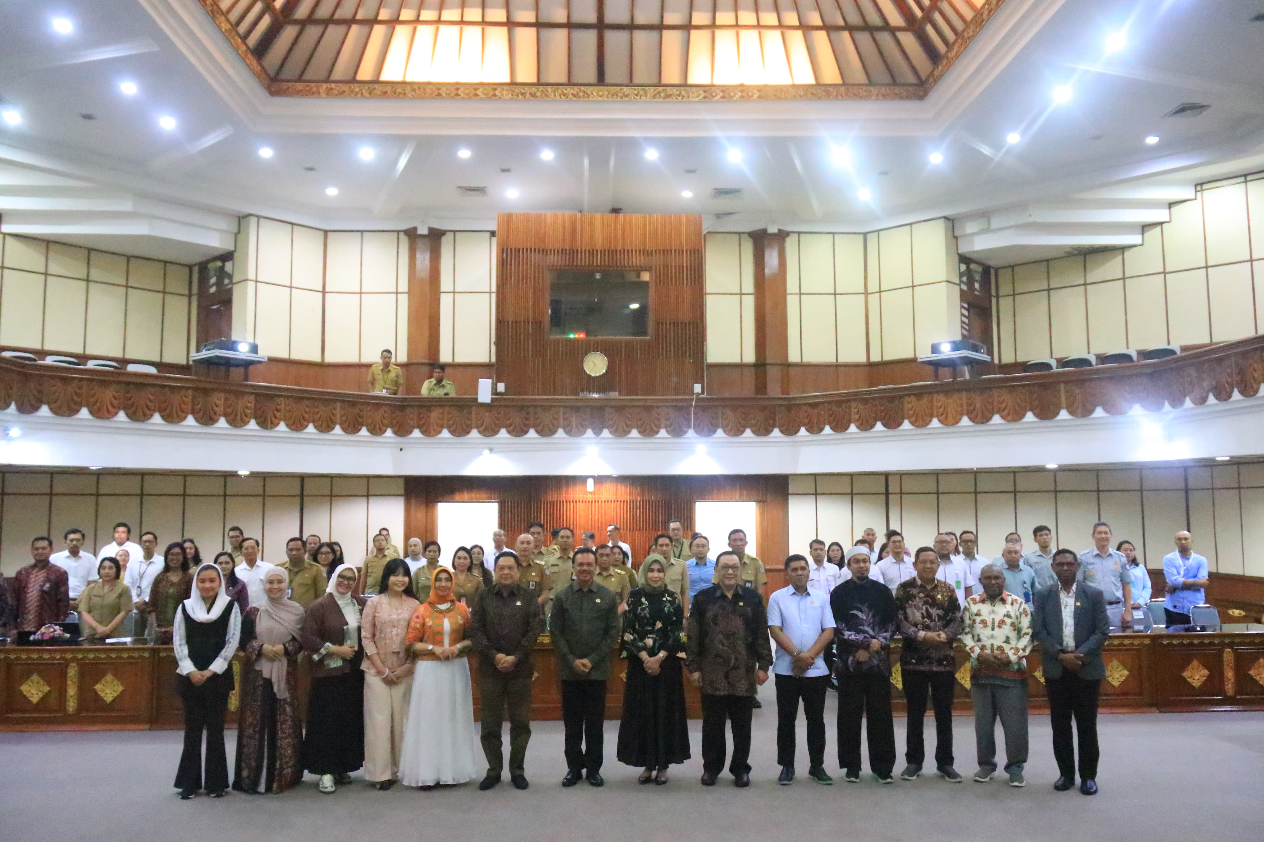 terima-komite-iii-dpd-ri-sekda-dewa-made-indra-sampaikan-kepesertaan-bpjs-ketenagakerjaan-di-bali-terus-meningkat