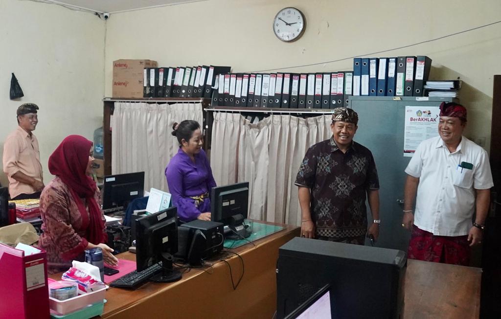 pj-gubernur-mahendra-jaya-laksanakan-kunjungan-kerja-ke-dinas-pmd-dukcapil-bali