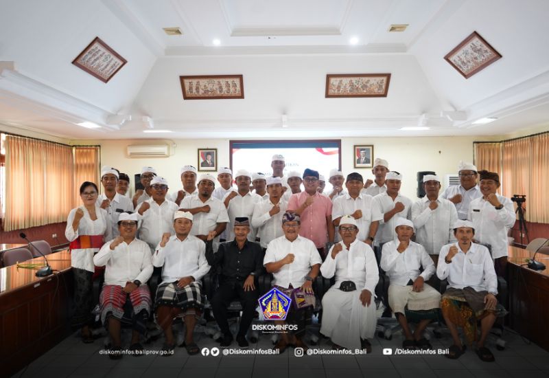 langkah-baru-pengabdian-pppk-paruh-waktu-resmi-dilantik-di-diskominfos-provinsi-bali