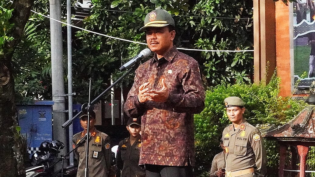 sekda-dewa-indra-satpol-pp-harus-humanis-dan-kompeten-dalam-menegakkan-aturan
