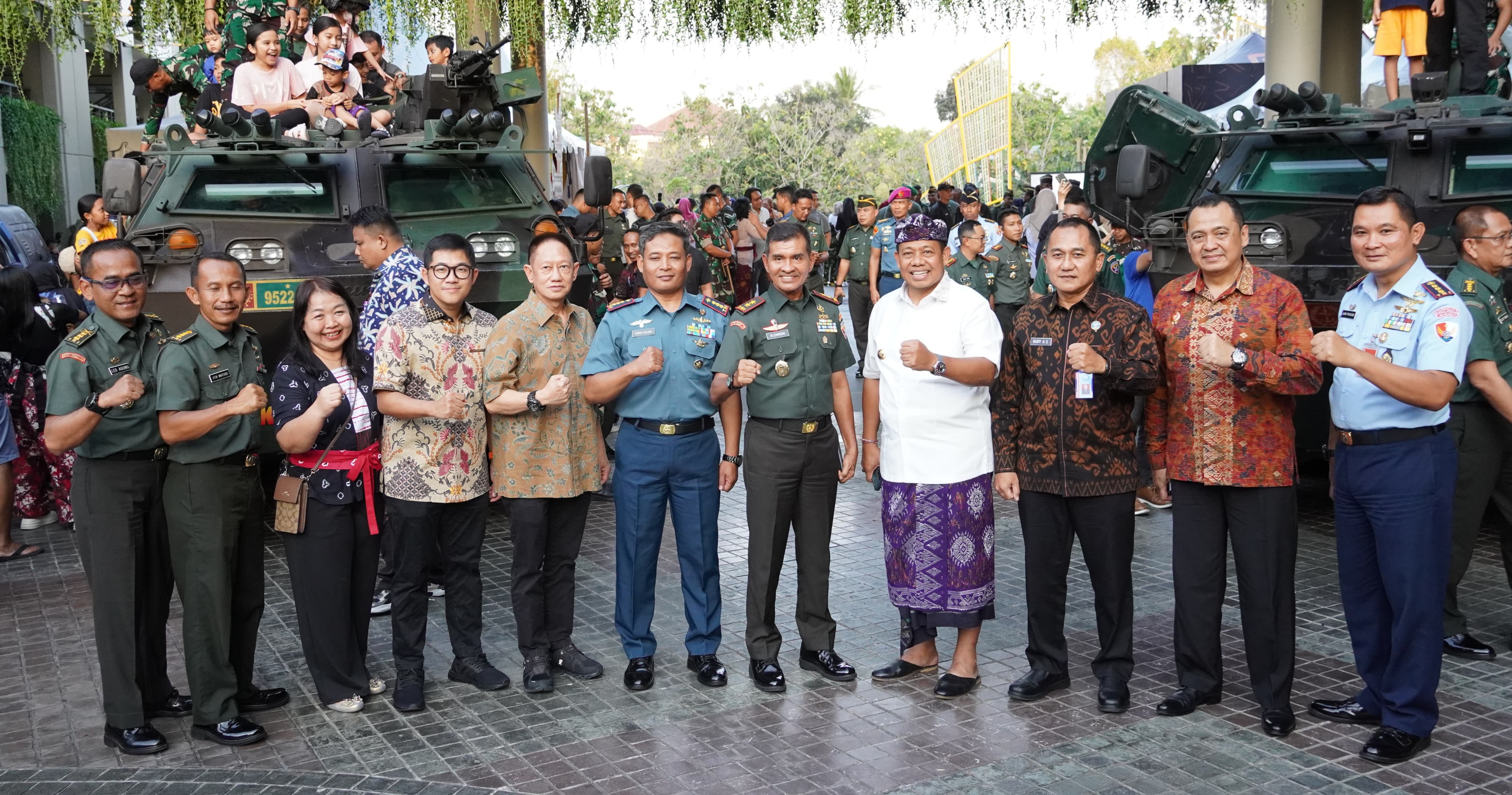 pj-gubernur-bali-s-m-mahendra-jaya-dukung-pameran-alutsista-tni-di-denpasar