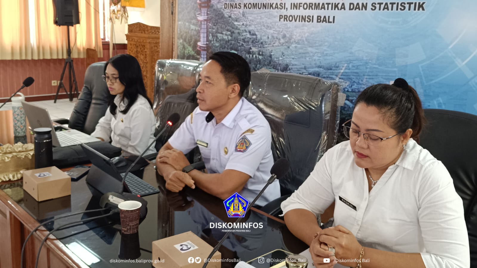 diskominfos-bali-gelar-pemantauan-dan-evaluasi-rilis-data-sektoral-triwulan-iii-tahun-2025