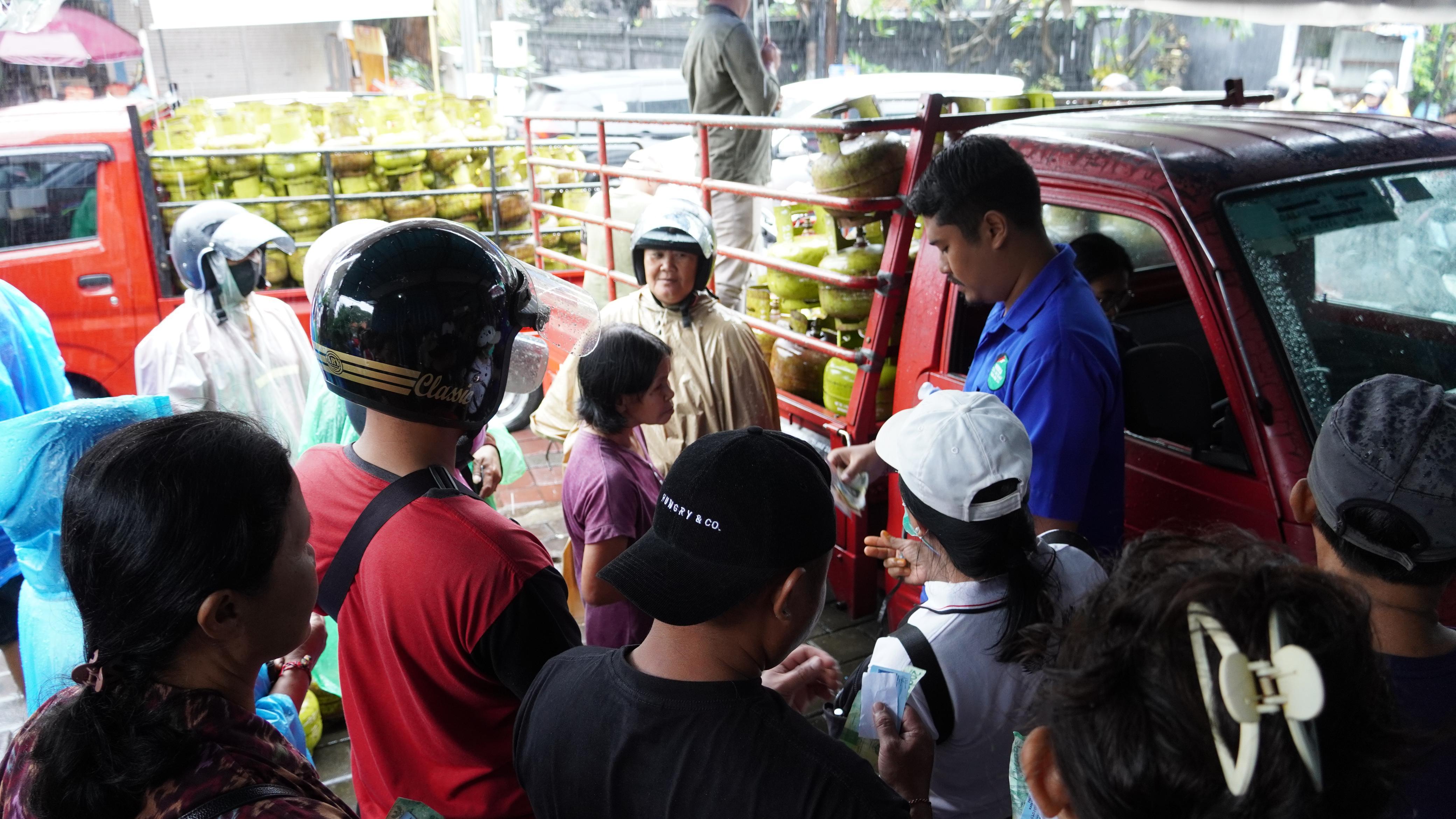 tim-pengawasan-terpadu-disperindag-provinsi-bali-pantau-pelaksanaan-extra-dropping-lpg-3-kg