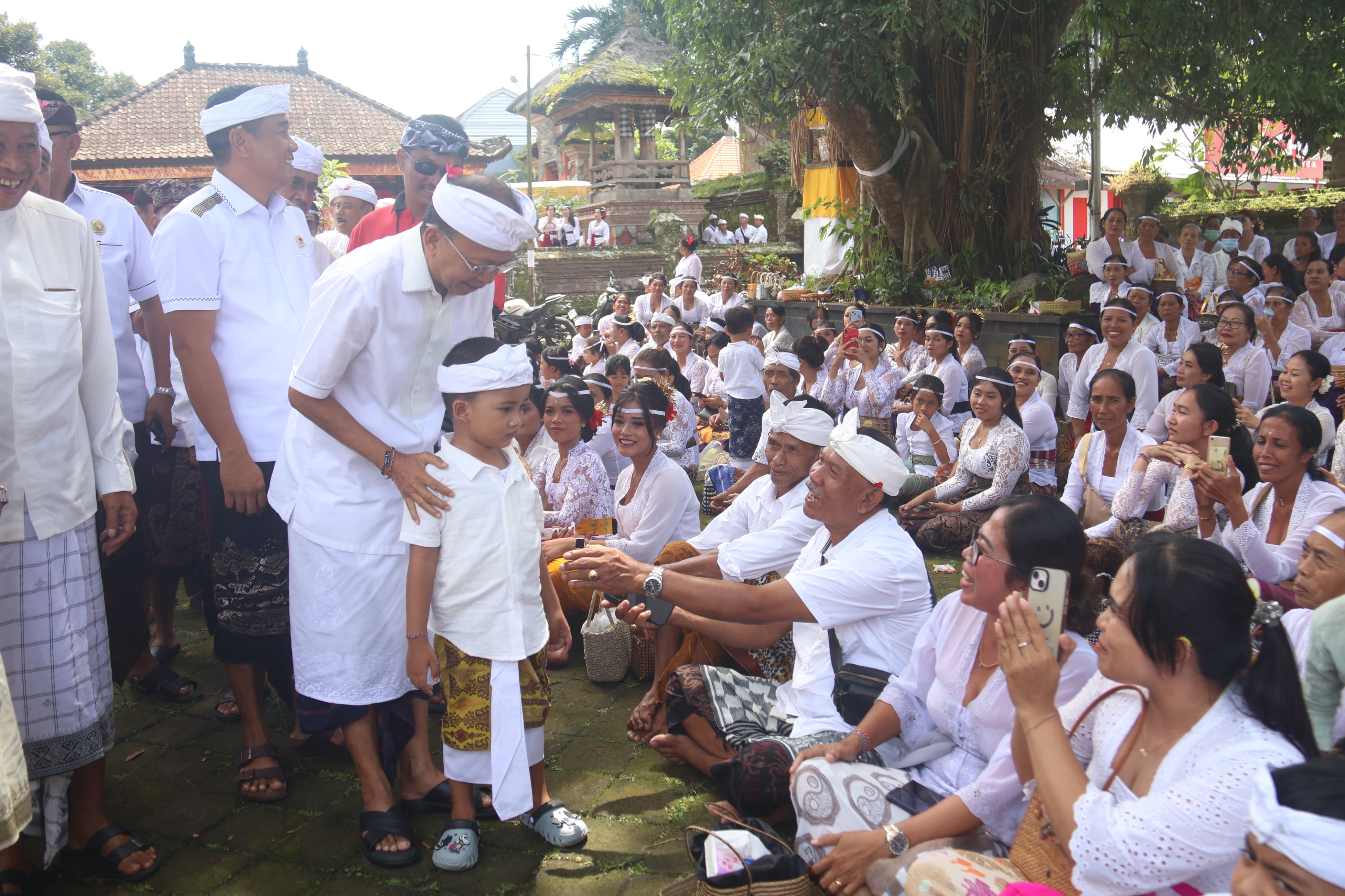 hadiri-upacara-tawur-tabuh-gentuh-gubernur-koster-inilah-budaya-dan-tradisi-yang-harus-dilestarikan