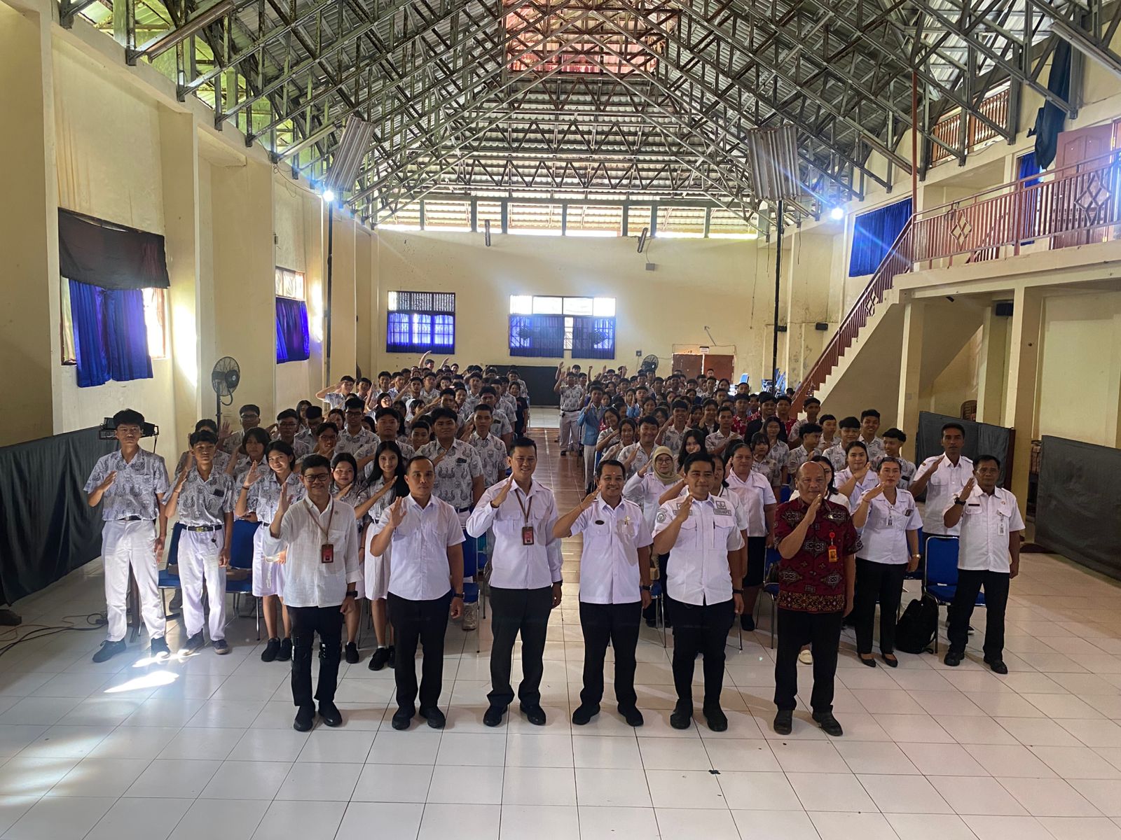 ratusan-pelajar-tabanan-ikuti-sosialisasi-pencegahan-radikalisme-dan-kriminalitas-oleh-kesbangpol-bali