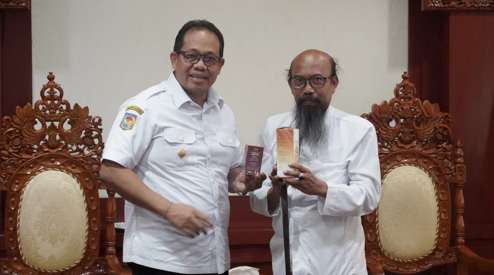 pj-gubernur-bali-terima-aspirasi-paiketan-krama-bali