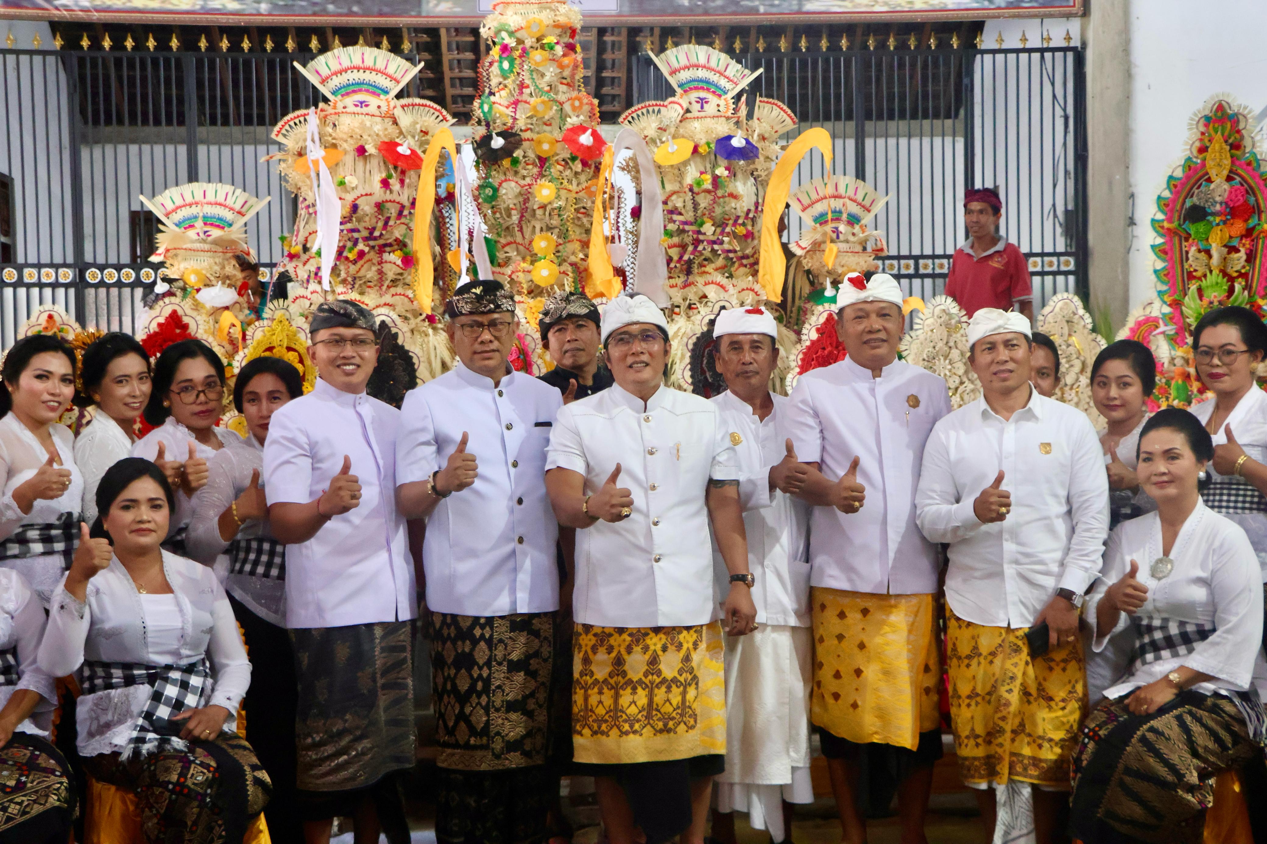 wagub-giri-prasta-apresiasi-warga-desa-adat-geriana-kangin-lestarikan-adat-agama-seni-dan-budaya