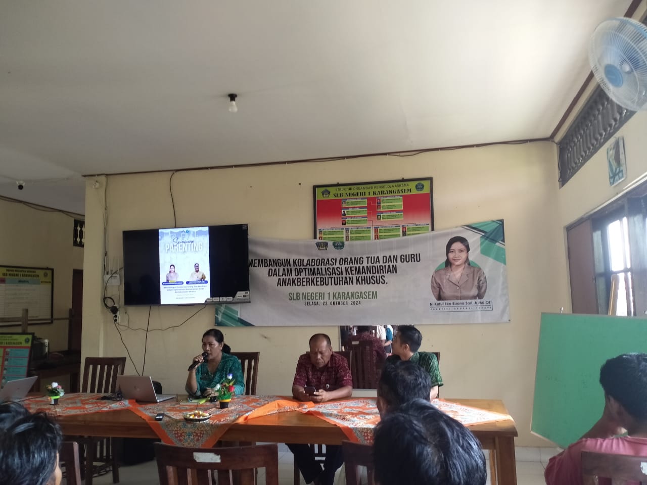 sinergi-sekolah-dengan-orang-tua-melalui-kegiatan-parenting-sebagai-upaya-optimalisasi-kemandirian-pada-anak-berkebutuhan-khusus