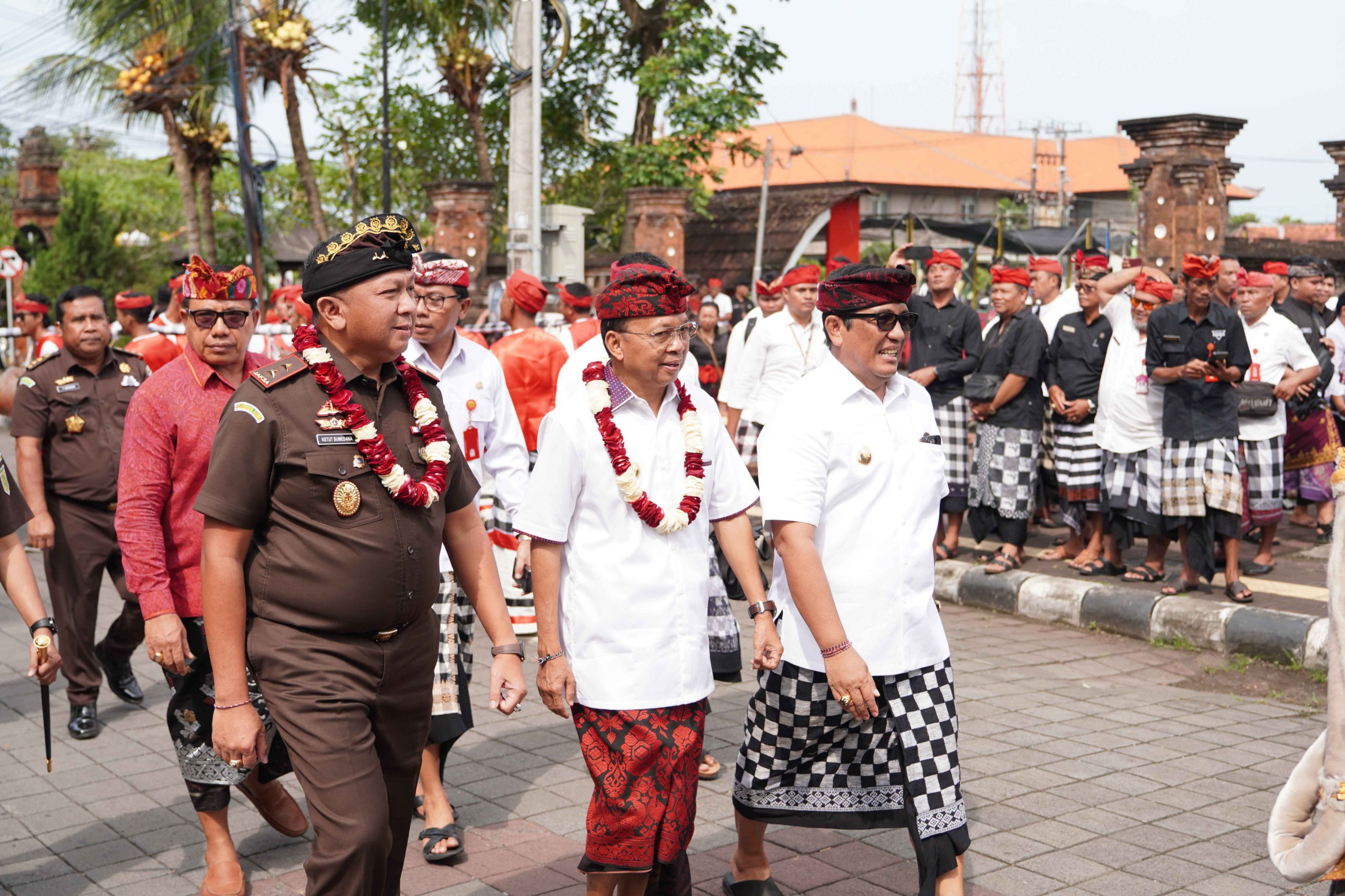 gubernur-koster-apresiasi-peresmian-bale-sabha-adhyaksa-sebagai-optimalisasi-peran-masyarakat-dalam-pemahaman-hukum