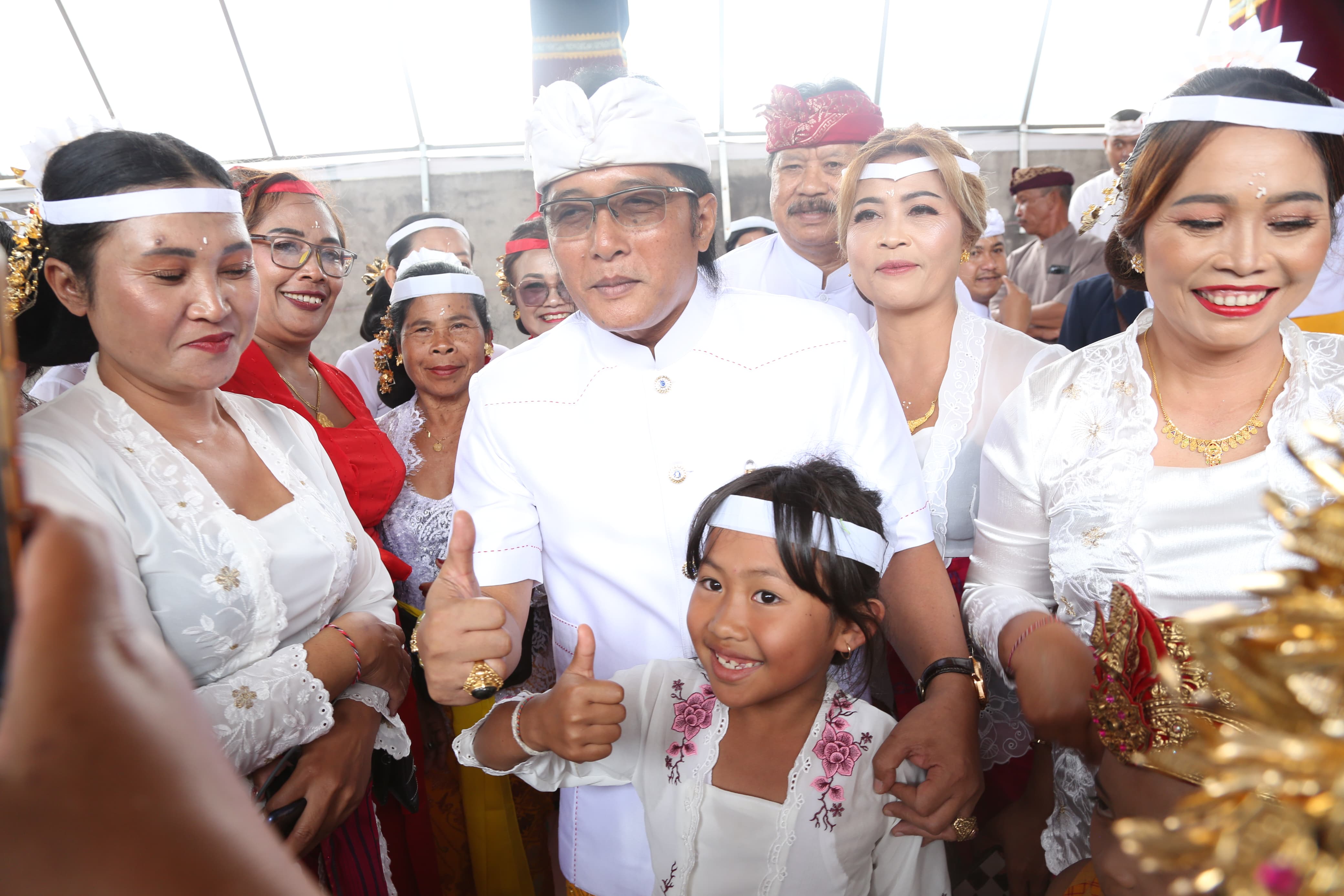 wagub-giri-prasta-hadiri-upacara-di-pura-melanting-desa-adat-kembang-merta