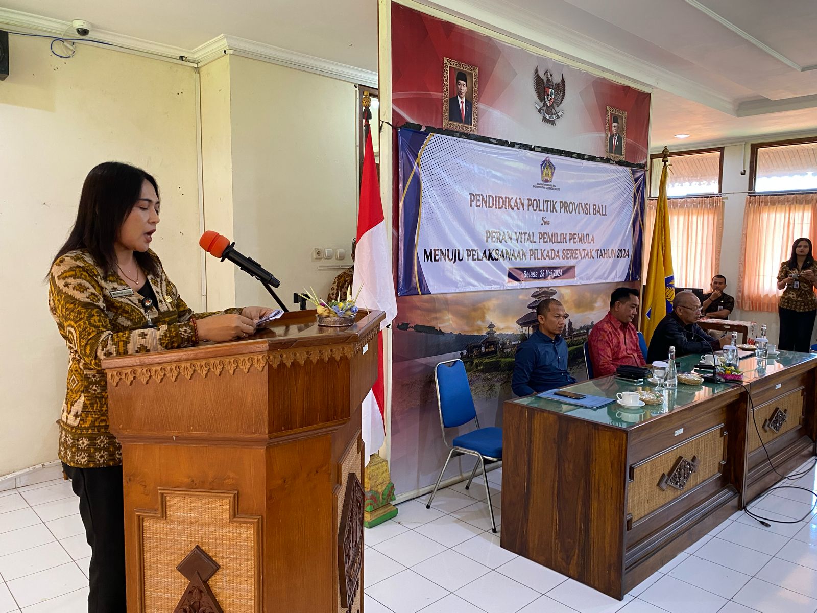 pendidikan-politik-untuk-pemilih-pemula-di-kesbangpol-bali