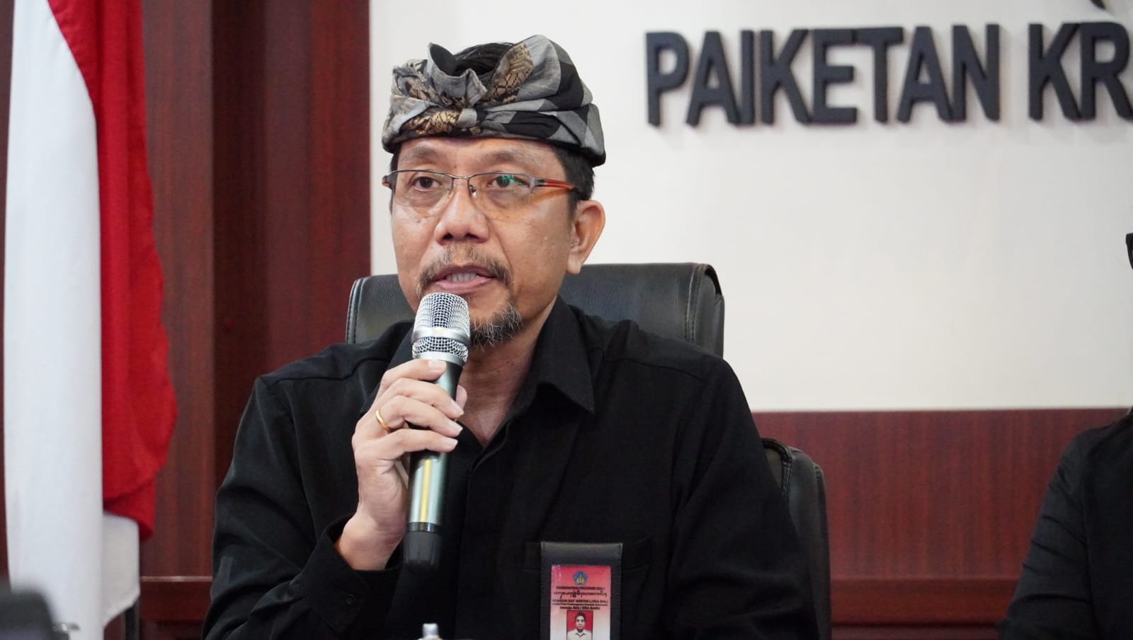 pakis-bali-gelar-webinar-dengan-tema-menjaga-taksu-pecalang