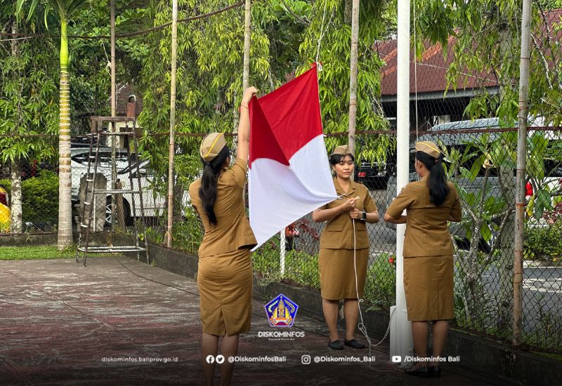 semangat-kartini-masa-kini-warnai-upacara-hari-ibu-ke-97-di-diskominfos-bali
