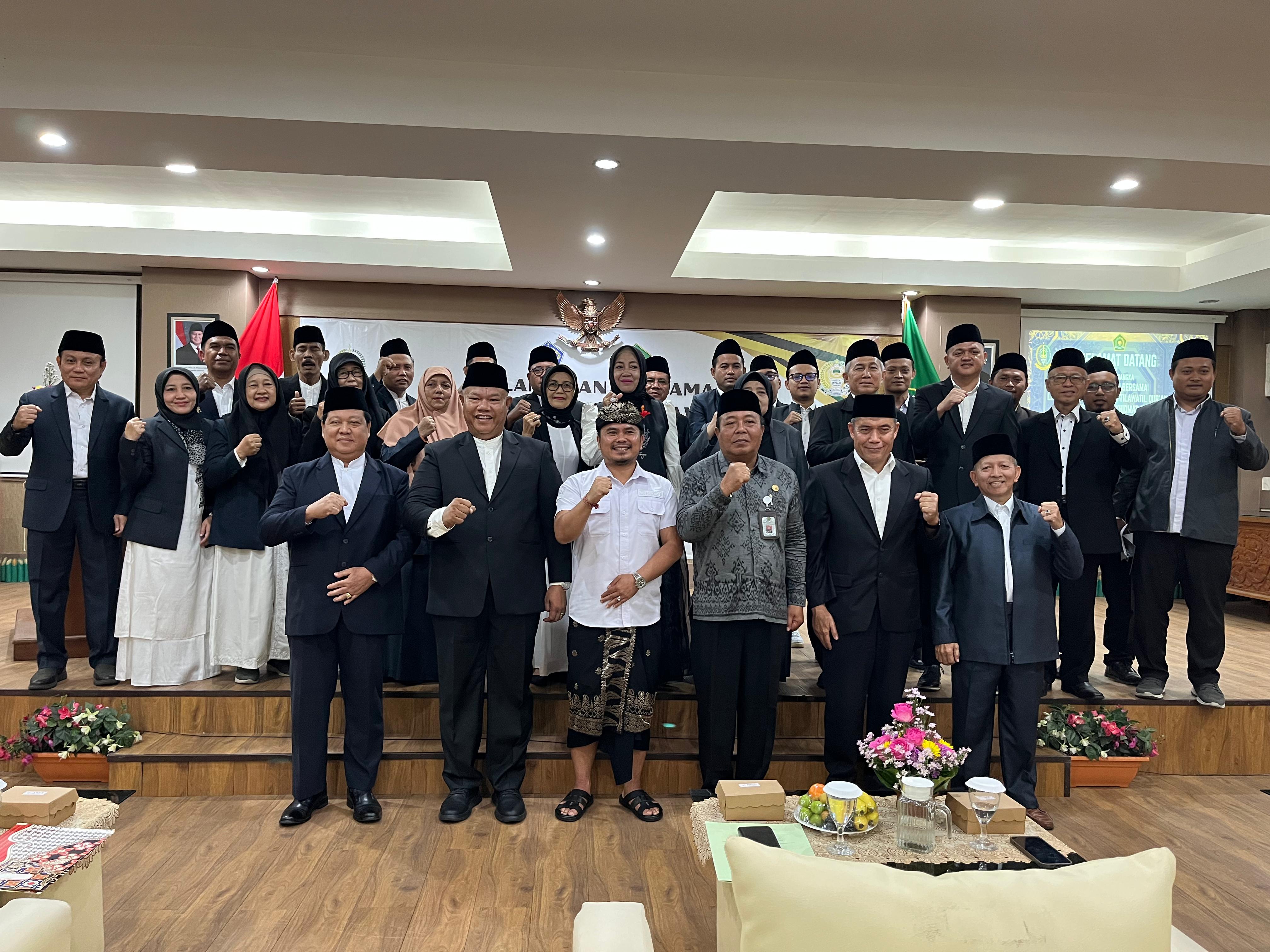 wakili-gubernur-bali-badan-kesbangpol-bali-hadiri-pelantikan-dan-pengukuhan-pengurus-lptq-provinsi-bali