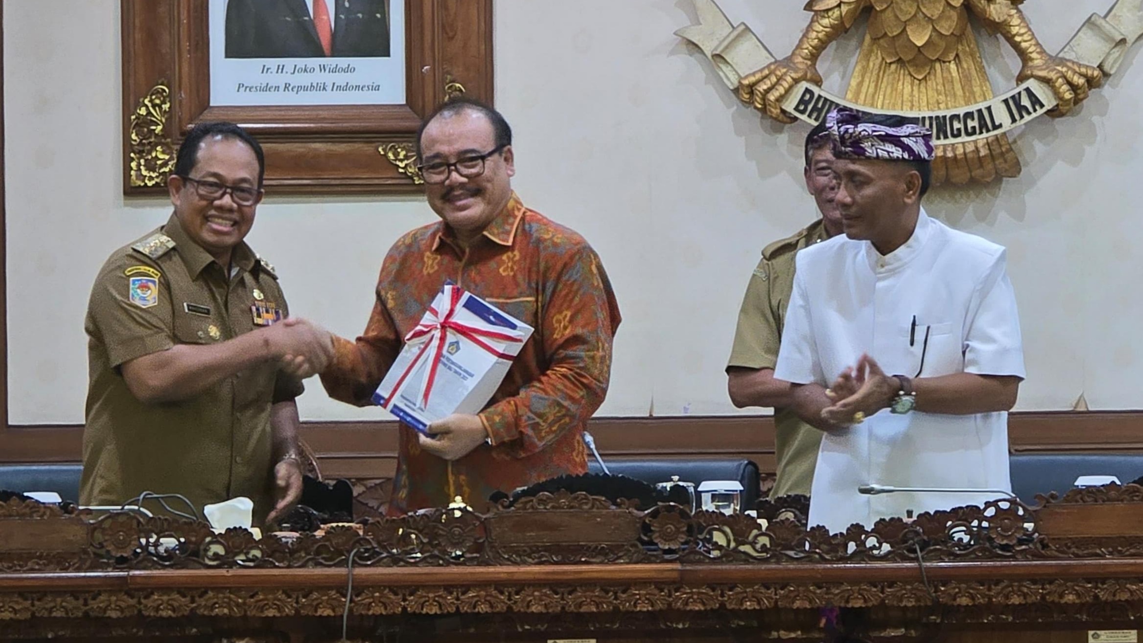 pj-gubernur-bali-sampaikan-lkpj-kepala-daerah-provinsi-bali-tahun-2023
