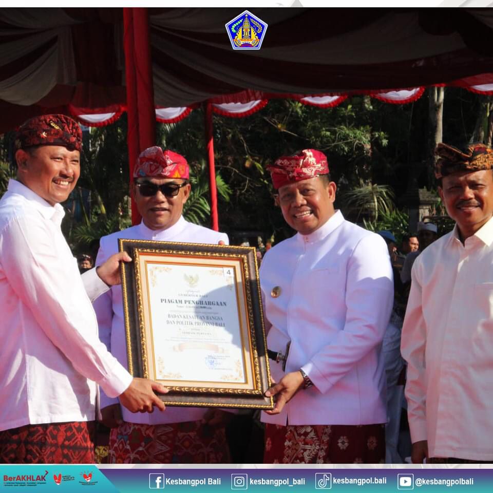 badan-kesbangpol-bali-raih-juara-i-penghargaan-adhyasta-prajaniti