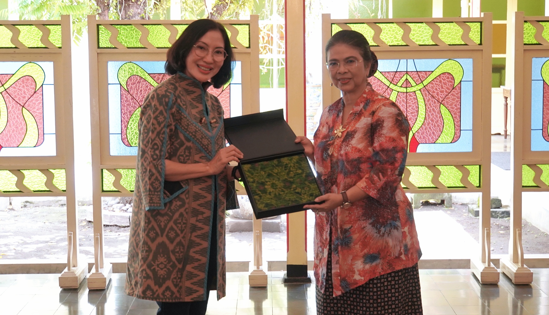 ingin-majukan-umkm-dan-ikm-bali-ny-ida-mahendra-jaya-sowan-ke-diy-dan-kebumen-untuk-jalin-kerjasama