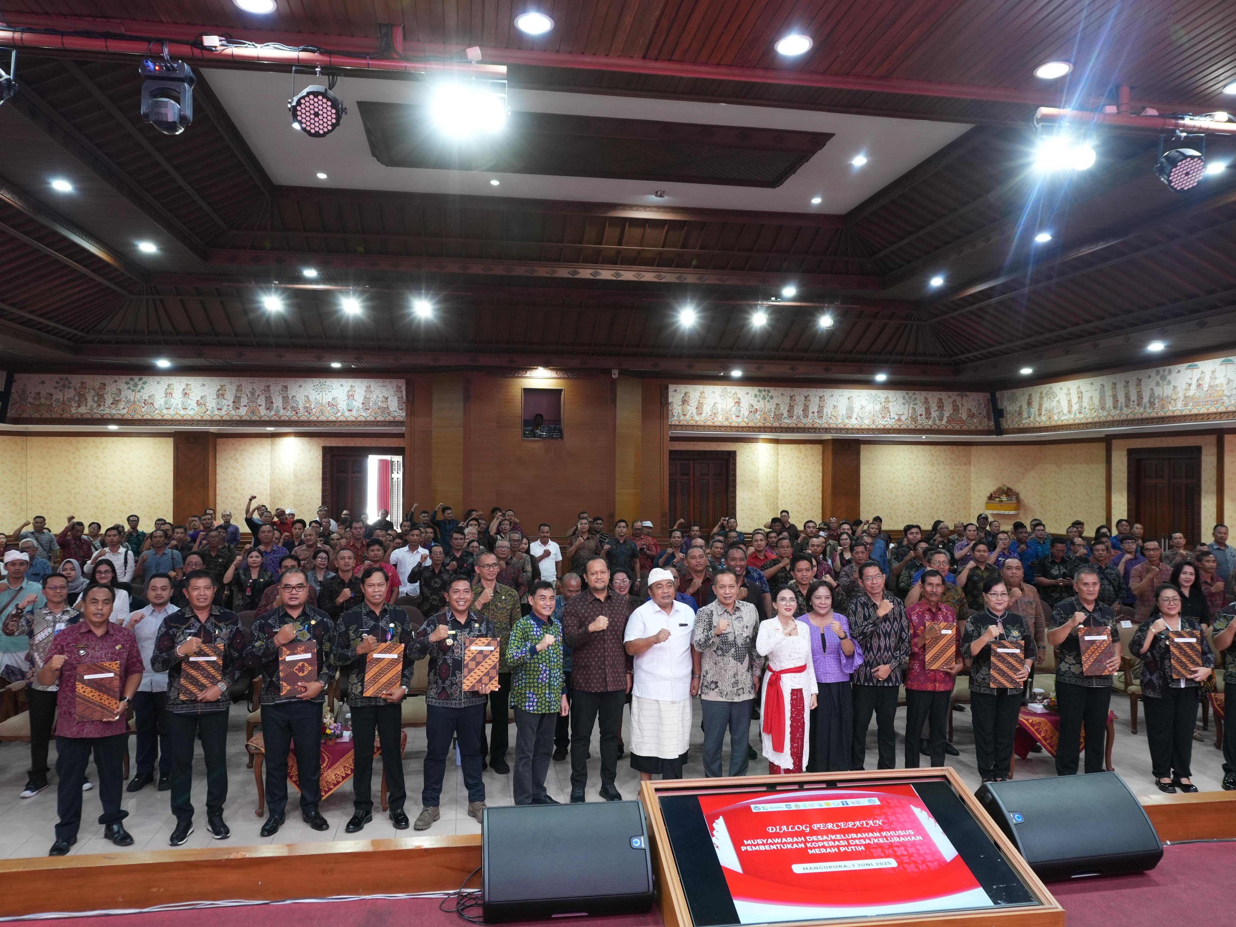 dialog-percepatan-musyawarah-desakelurahan-khusus-pembentukan-koperasi-desakelurahan-merah-putih-dan-penyerahan-sertifikat-badan-hukum