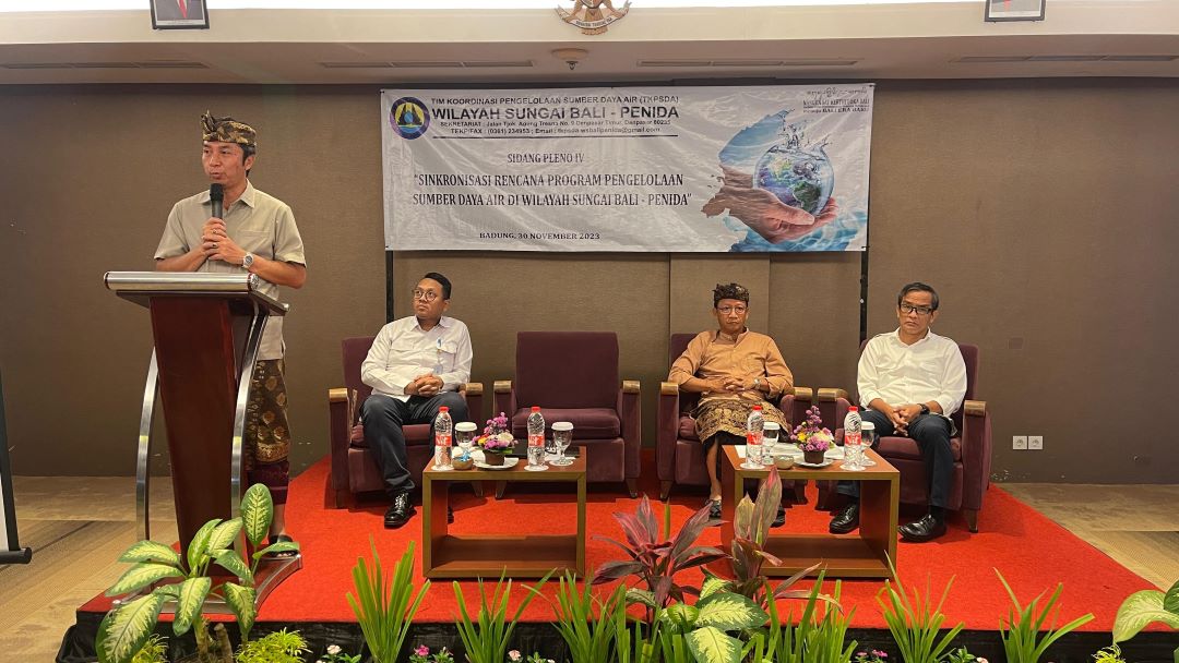 kepala-bappeda-bali-berikan-arahan-pada-sidang-pleno-iv-tkpsda-wilayah-sungai-bali-penida