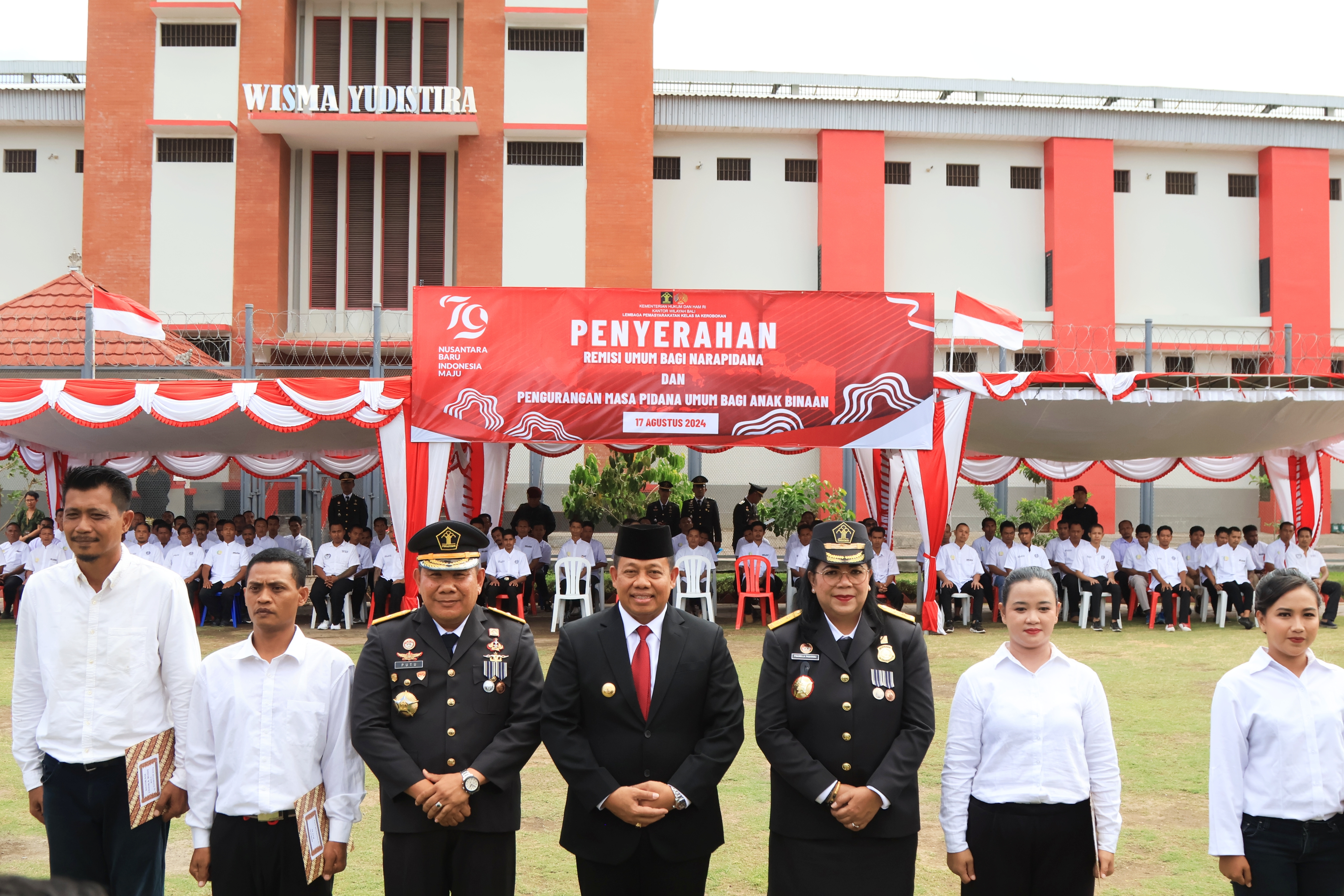 penyerahan-remisi-di-lp-kerobokan-mahendra-jaya-berpesan-jadikan-pelajaran-jangan-diulangi-lagi