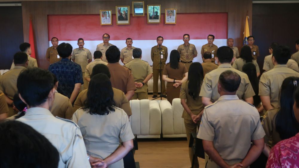 Cek Kesiapan Pegawai Pasca Libur Panjang, Kepala Bappeda Bali Pimpin Apel Disiplin