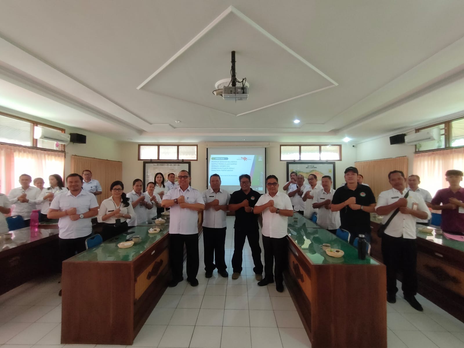 pembekalan-tim-psbs-sektor-tempat-ibadah-di-badan-kesbangpol-bali