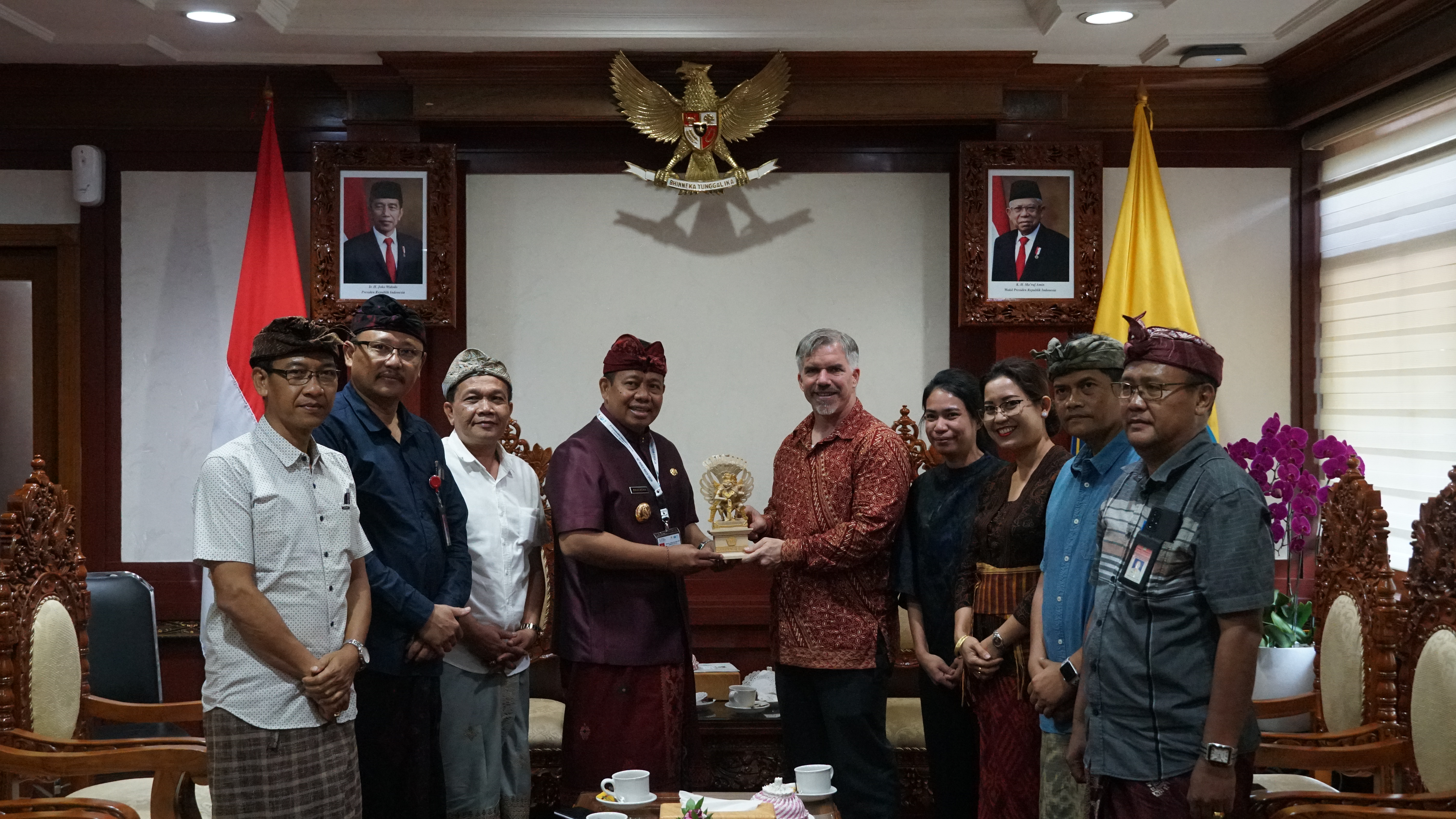 pj-gubernur-bali-terima-audiensi-pejabat-diplomatik-konsulat-jenderal-amerika-serikat-surabaya