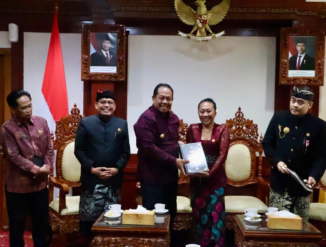 pj-gubernur-bali-ajak-anggota-dpd-ri-dapil-bali-ngrombo-selesaikan-sejumlah-persoalan-krusial-di-bali
