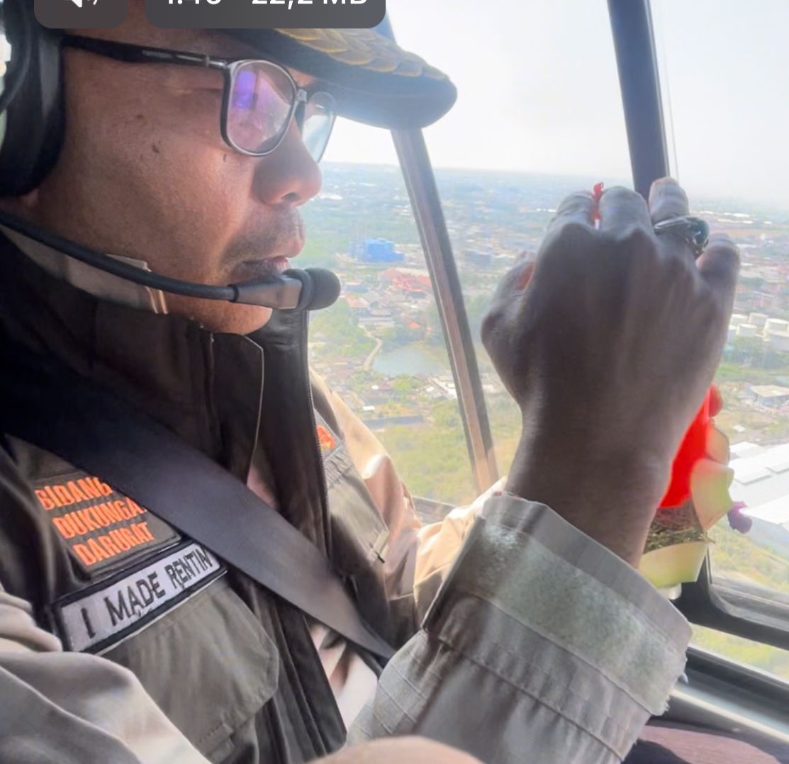 upaya-niskala-ditempuh-kalaksa-bpbd-bali-percikkan-tirta-dari-atas-tpa-suwung