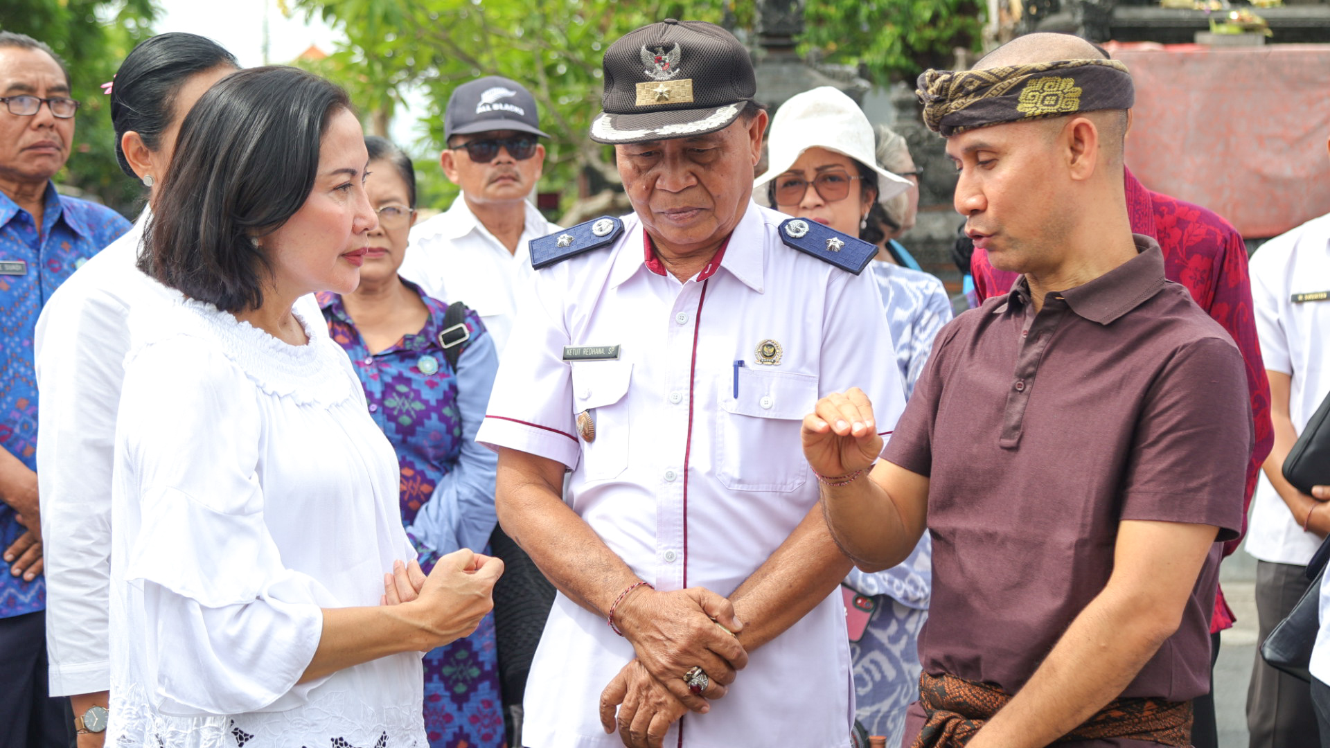 kunjungi-telajakan-di-desa-blangsinga-gianyar-pj-ketua-tp-pkk-provinsi-bali-apresiasi-peran-swasta-bersinergi-percantik-desa