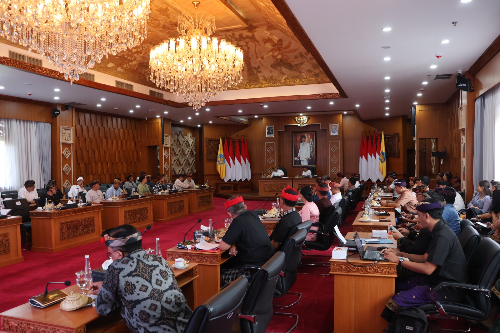 dukung-pembangunan-3-juta-rumah-mahendra-jaya-instruksikan-kabupatenkota-segera-tetapkan-perkada-penghapusan-bphtb-dan-retribusi-bagi-mbr