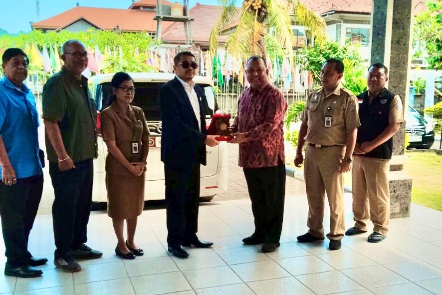 kunjungan-anggota-komite-i-bidang-hukum-dan-badan-akuntabilitas-publik-dpd-ri-utusan-provinsi-bali-ke-badan-kesbangpol-bali